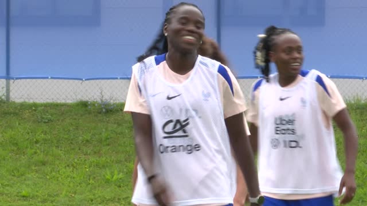 Bleues - La tête déjà aux quarts