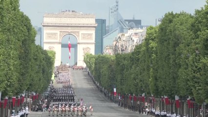 Puissance militaire en plein cœur de Paris : le défilé du 14 Juillet frappe fort