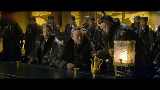 Legendary Assassin Returned With Hidden Blades to Face the Deadly Foreign War God