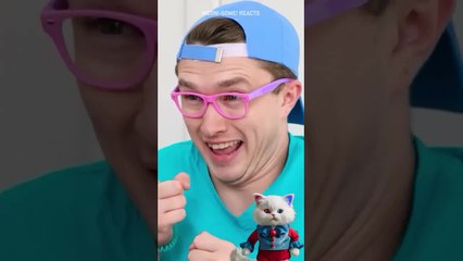 OMG GENIUS WAY TO PUT ON YOUR LIPSTICK Funny Moments #shorts