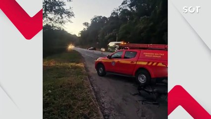 Cantor Fabiano, da dupla com César Menotti, capota carro em acidente na BR-040