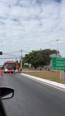 Ônibus de turismo pega fogo no Setor Policial