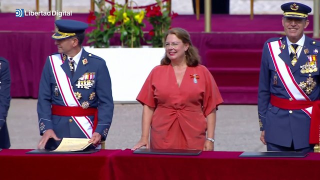 Felipe VI entrega despachos a 123 nuevos tenientes del Ejército del Aire y del Espacio