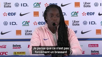 Bleues - Mbock : "Ce n’est pas un brassard qui va définir les causes qu'on veut défendre"
