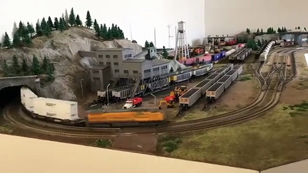 Kato n scale double stack train  walthers 5 units set - Daniel Ferreomodelista N _ TrainLover (360p, h264)