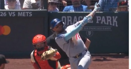 Miguel Rojas a uno de su registro del 2024