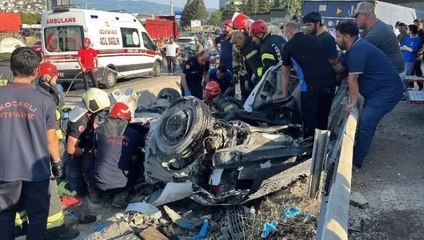 Kocaeli’de iki otomobil ve TIR çarpıştı: 5 ölü, 1 yaralı