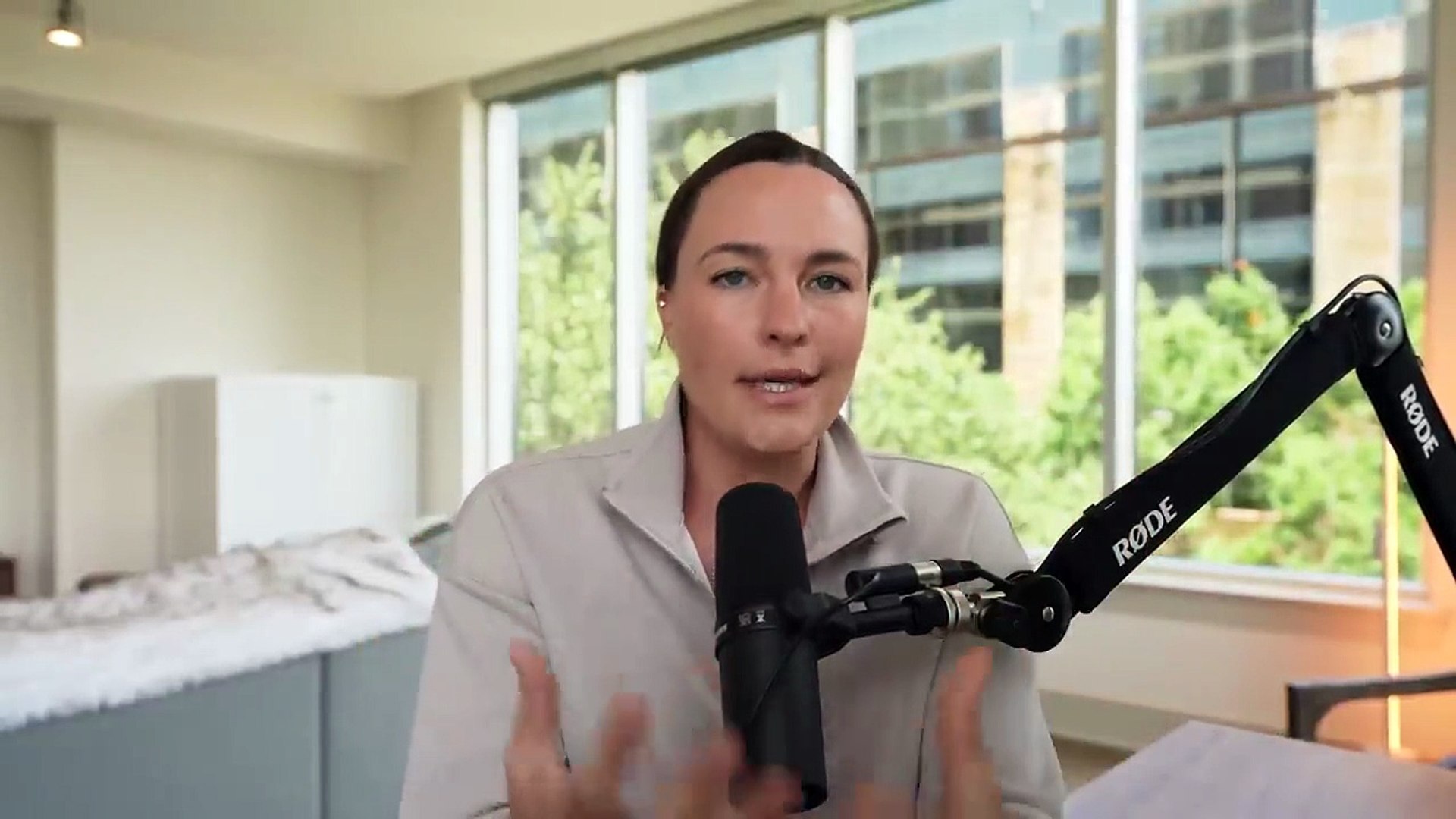 ⁣How I Outsmarted 99% of Print-on-Demand Sellers Using ChatGPT