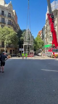 Colocación de los torreones de la Casa Llorens