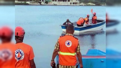 Sigue búsqueda de niño desaparecido tras naufragio en Playa Juanillo