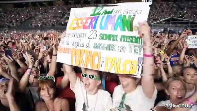 Mengoni fa sold out allo Stadio di San Siro: Grazie Milano!