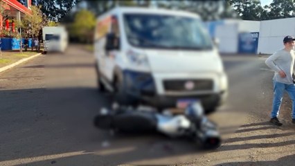 Pai e filha ficam feridos em acidente na Rua Santa Helena