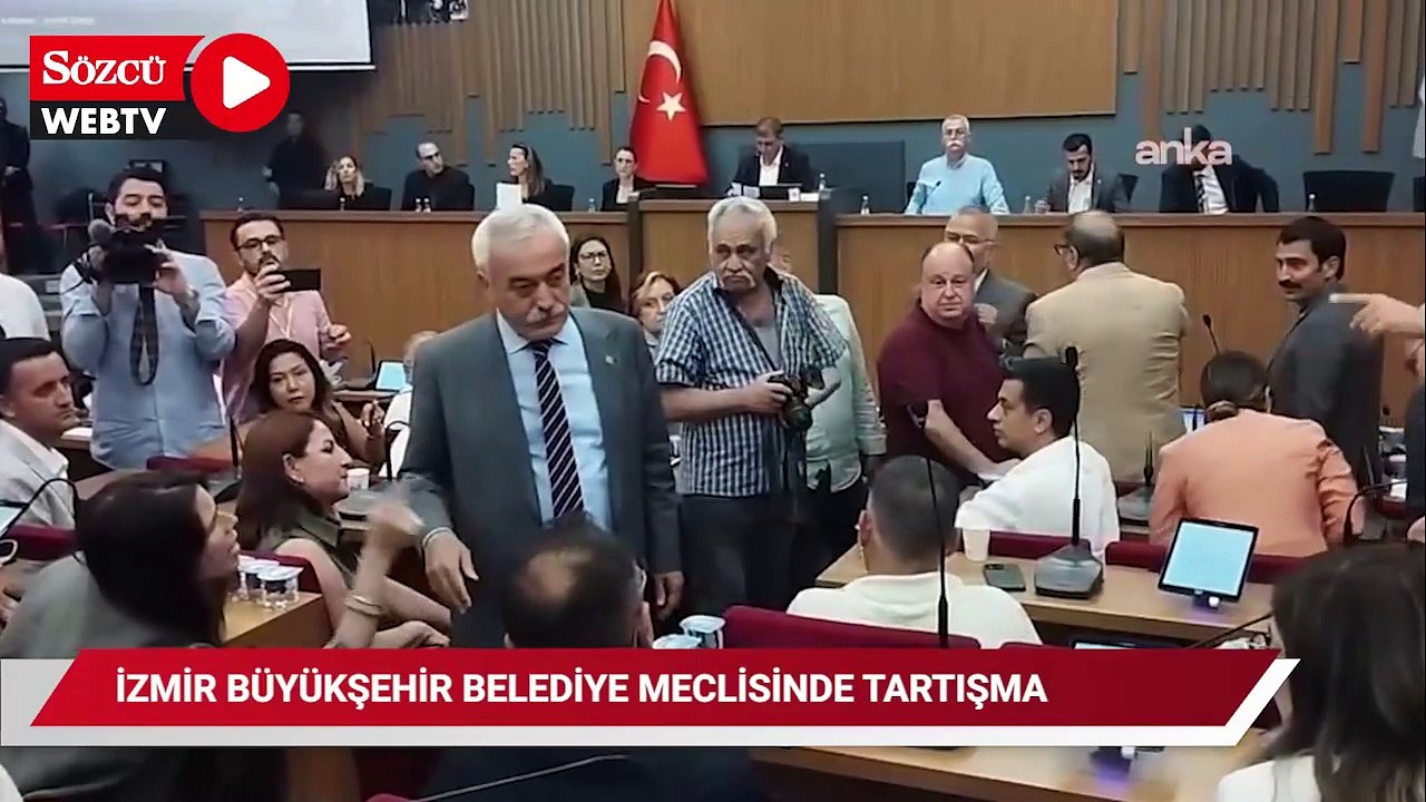 İzmir Büyükşehir Belediye Meclisinde AK Parti ve CHP'li üyeler arasında tartışma