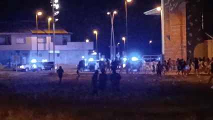 La intervención de la Guardia Civil en un descampado del barrio de San Antonio, este lunes por la noche.