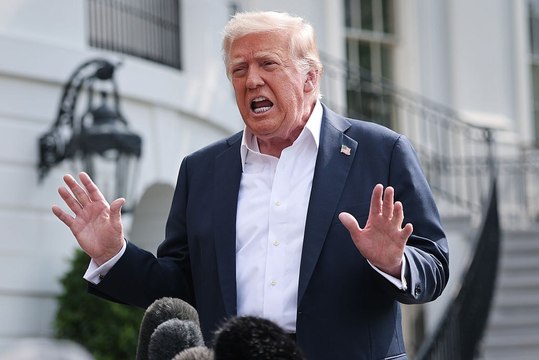 Trump Claims He Averted India-Pakistan Nuclear War Through Trade Talks