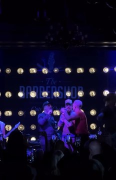 Brendan Hunt and Jason Sudeikis sing Mr. Brightside with Radio Xx at The Barbershop Cuts & Cocktails in Las Vegas