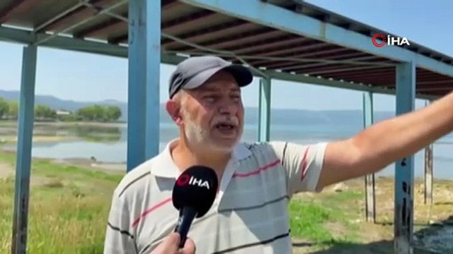 Bursa İznik Gölü’nde korkutan görüntü...En büyük iskelesi karaya oturdu