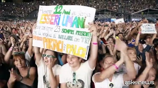 Mengoni fa sold out allo Stadio di San Siro: Grazie Milano!