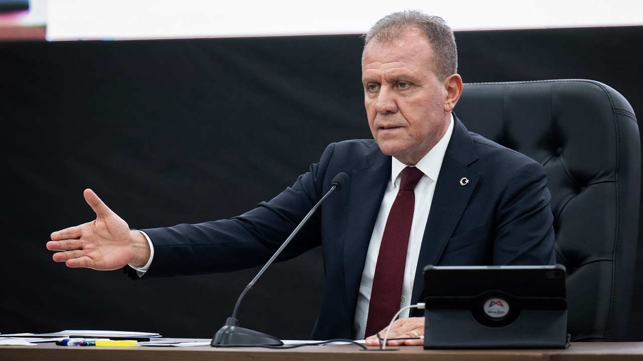 Mersin Büyükşehir Belediye Başkanı Seçer: Bir taraftan iç barış sağlanırken, bir taraftan siyasi rakiplere düşman hukuku uygulanması büyük bir çelişki