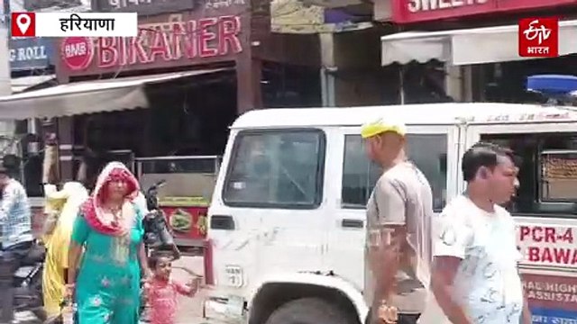 रेवाड़ी में दिनदहाड़े बैंक में घुसकर 10 लाख 70 हजार कैश लेकर भागे बदमाश, सीसीटीवी में कैद हुई वारदात