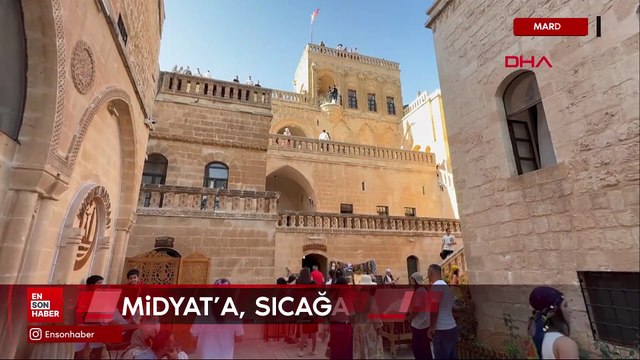 Mardin'de termometrelerin 40 derecenin üzerinde gösterdiği Midyat’a, sıcağa rağmen turist akını