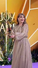 خالد مظفر يهاجم هدى حسين بطريقة غريبة وشقيقتها سحر ترد