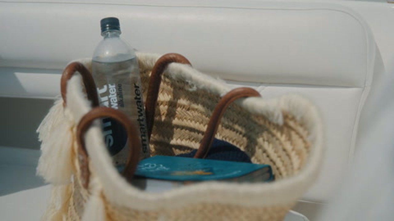 Essence Escapes MV Hero Final Conform 071125