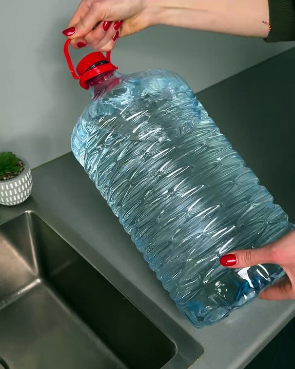 DIY water tap from a bottle ✨