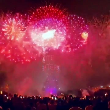 🇫🇷🎆🗼 FLASH – Paris en lumière pour le 14 Juillet ! « Liberté, égalité, fraternité »… et un ciel magique au-dessus de la Tour Eiffel