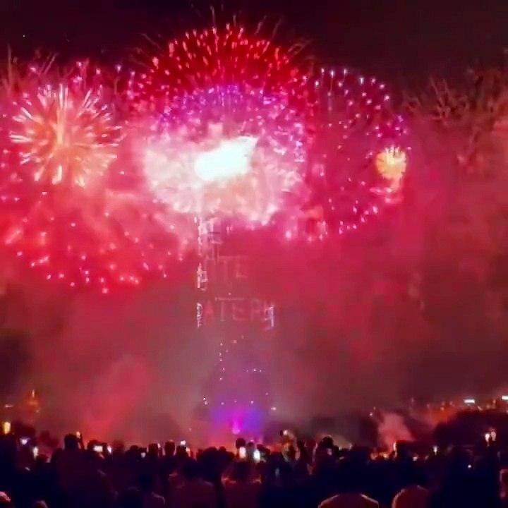 🇫🇷🎆🗼 FLASH – Paris en lumière pour le 14 Juillet ! « Liberté, égalité, fraternité »… et un ciel magique au-dessus de la Tour Eiffel