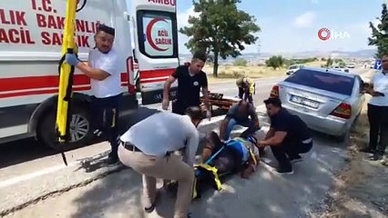 Otomobil ağaca çarptı: 1 ölü 4 yaralı