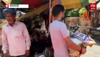 काशी में हर घंटे तीन सेंटीमीटर बढ़ रहा गंगा का जलस्तर, पंडा-पुरोहित कर रहे पलायन, छत पर हो रहा अंतिम संस्कार