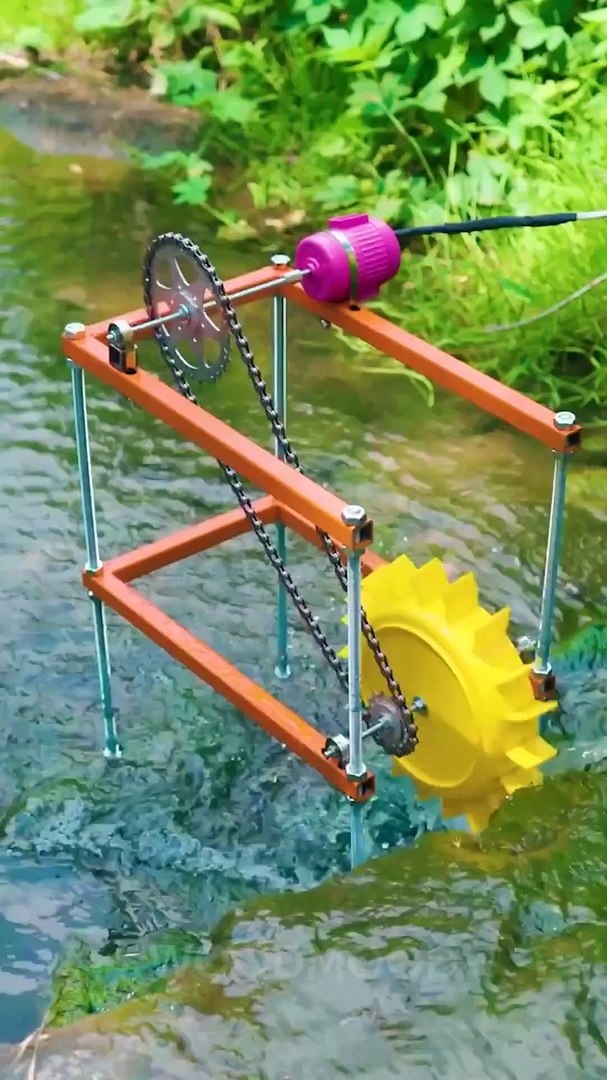 ⁣How to Generate Free Electricity Using a DIY Hydro Turbine 💧🔋