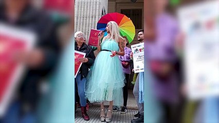 Organizaciones de la diversidad se reunieron frente a la sede central del Registro Civil porteño
