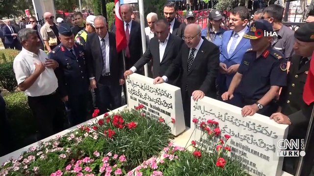 15 Temmuz darbe girişiminin 9’uncu yılında vatanı savunan şehitler mezarları başında anıldı