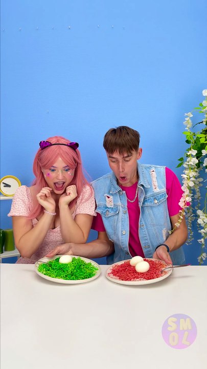 Elle a mis des yeux en marmelade à la place des œufs et il ne l'a pas remarqué 🤣🤣🤣