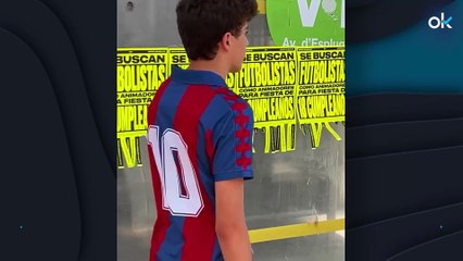 La Asociación de Enanismo llena Barcelona de carteles retratando a Lamine Yamal: "Se buscan futbolistas..."