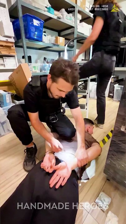 The Craziest Office RAID You’ll See! 💻 Hidden Stashes Everywhere! 🚓