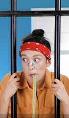 Tu ne peux pas simplement apporter des bonbons en prison ! 😱 #shorts #diy