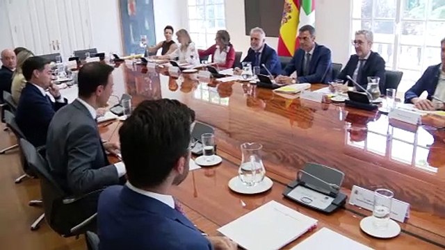 Sánchez y Pradales acuerdan el traspaso del primer bloque de la gestión de la Seguridad Social