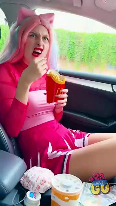 Pas touche à mon toutou ! 🐾😤 Ce chien est à moi et c'est définitif ! #amourdesanimaux #fun