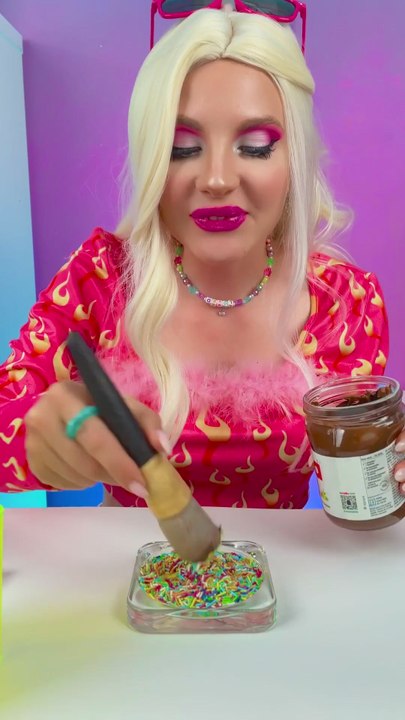 Sweetest Makeup Ever! Yep, You Can Eat It! 🍭 #funny #food