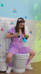 Tie-Dye Your Shirt in the Most Unusual Way 👕🌈 #diy #fashion #hacks