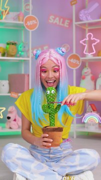 Dancing Cactus Toy?! How Does It Work? 🌵🎶 #ASMR #Toys #Fun