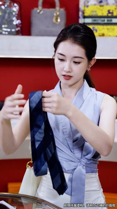 Everyone Ignores Poor Dying Elderly,Only A Single Mom Rush Out Save Him! Now, His CEO Son Spoil Her!