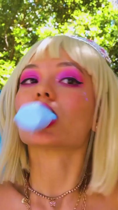 How to Brush Your Teeth Easily While Camping! 🦷⛺ #ASMR #LifeHacks #Camping