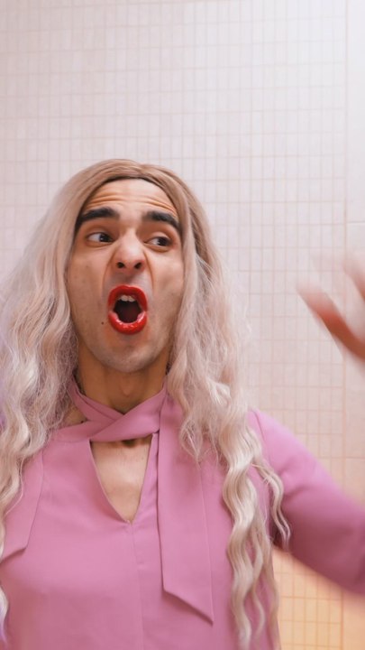 Fun Soap Dispenser for Messy Situations! 🧼🤣 #Gadgets #Funny #ASMR