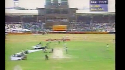 Muhammad Hussain lovely four to Damien Fleming First Test at Rawalpindi 2nd Innings in oct 1998