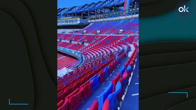 El Barça arranca el césped del Camp Nou tras utilizarlo de atrezo