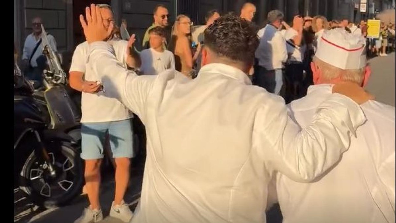 Capuano e la pizzeria a Firenze: «Mi avete fatto sentire parte di voi»